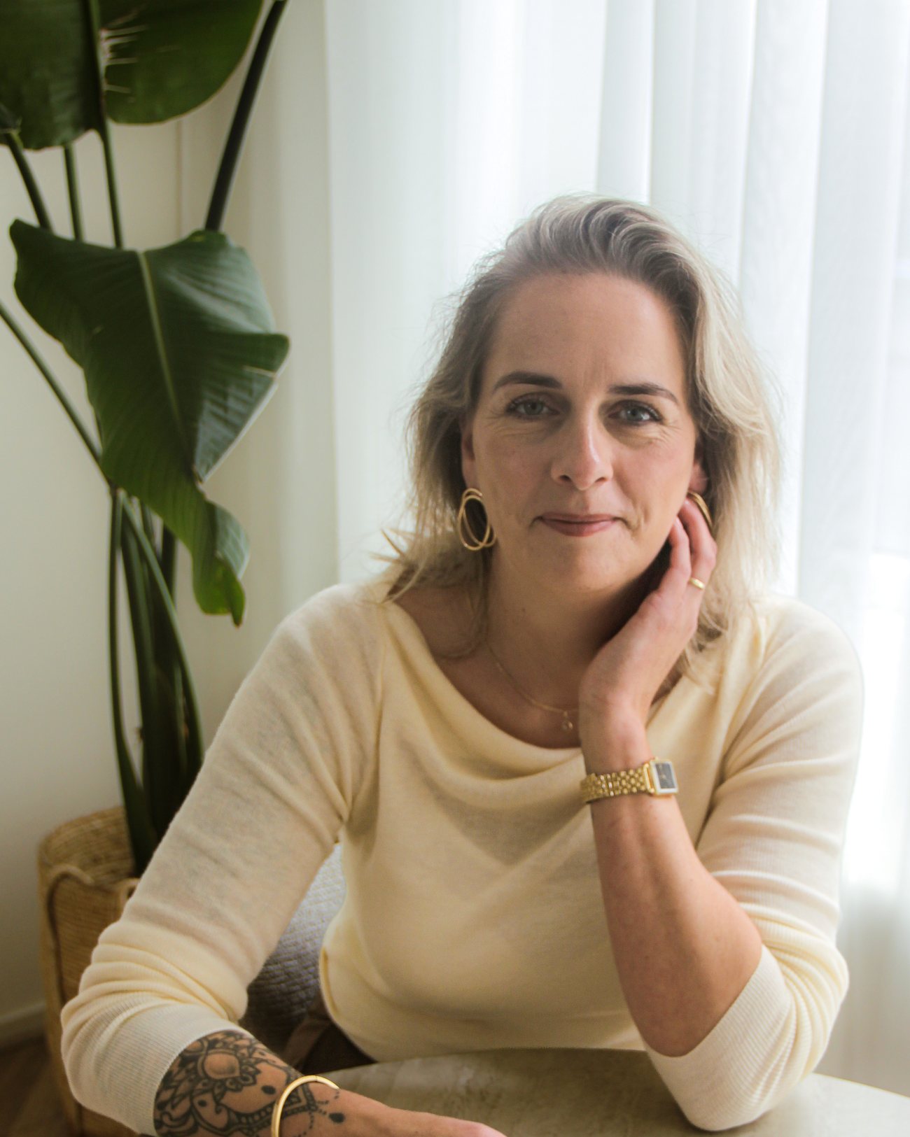 Portret van Harriët, oprichter en interieurstylist van SH Interieurs in Kampen